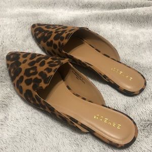 Bamboo leopard slides